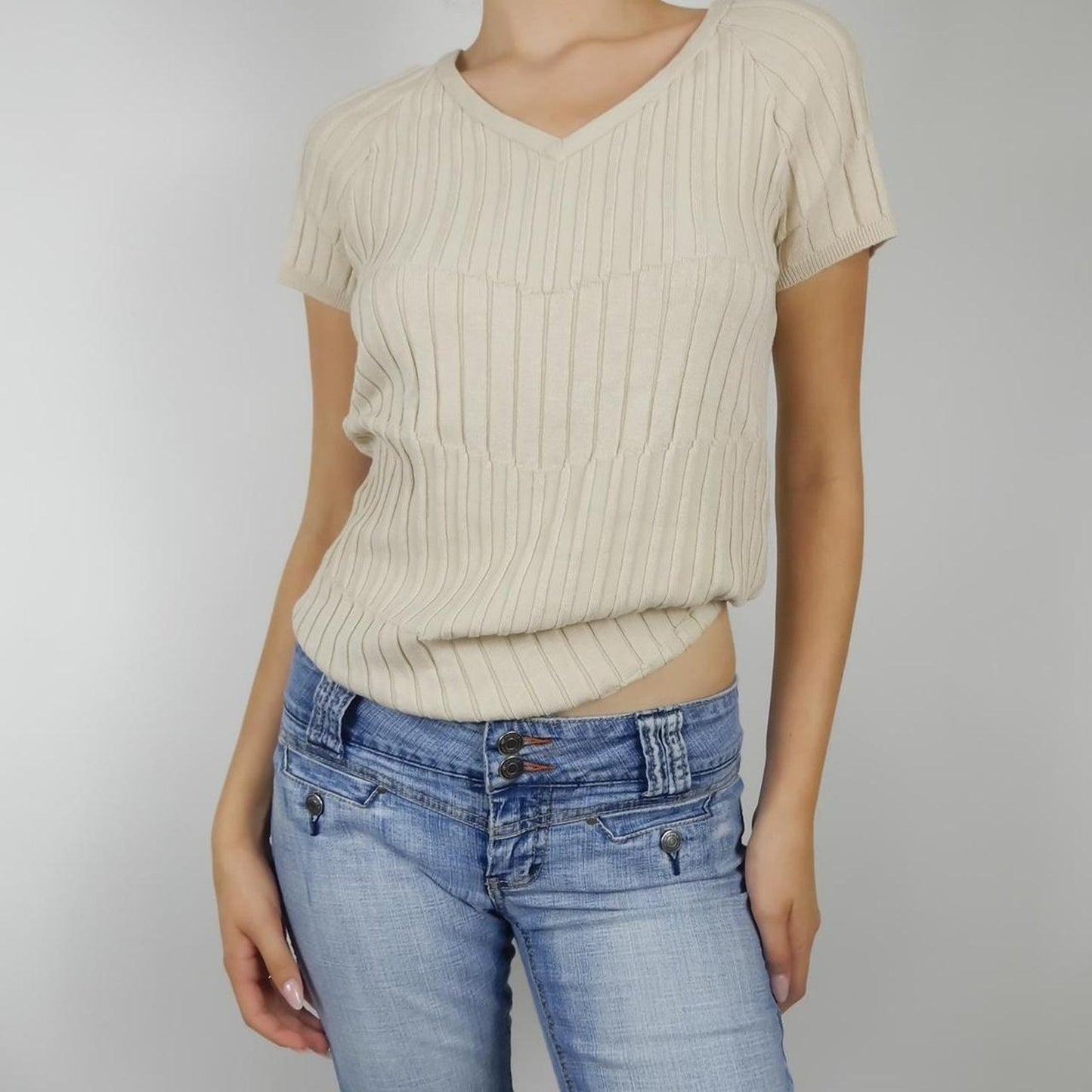 Ribbed V-Neck Basic Tee