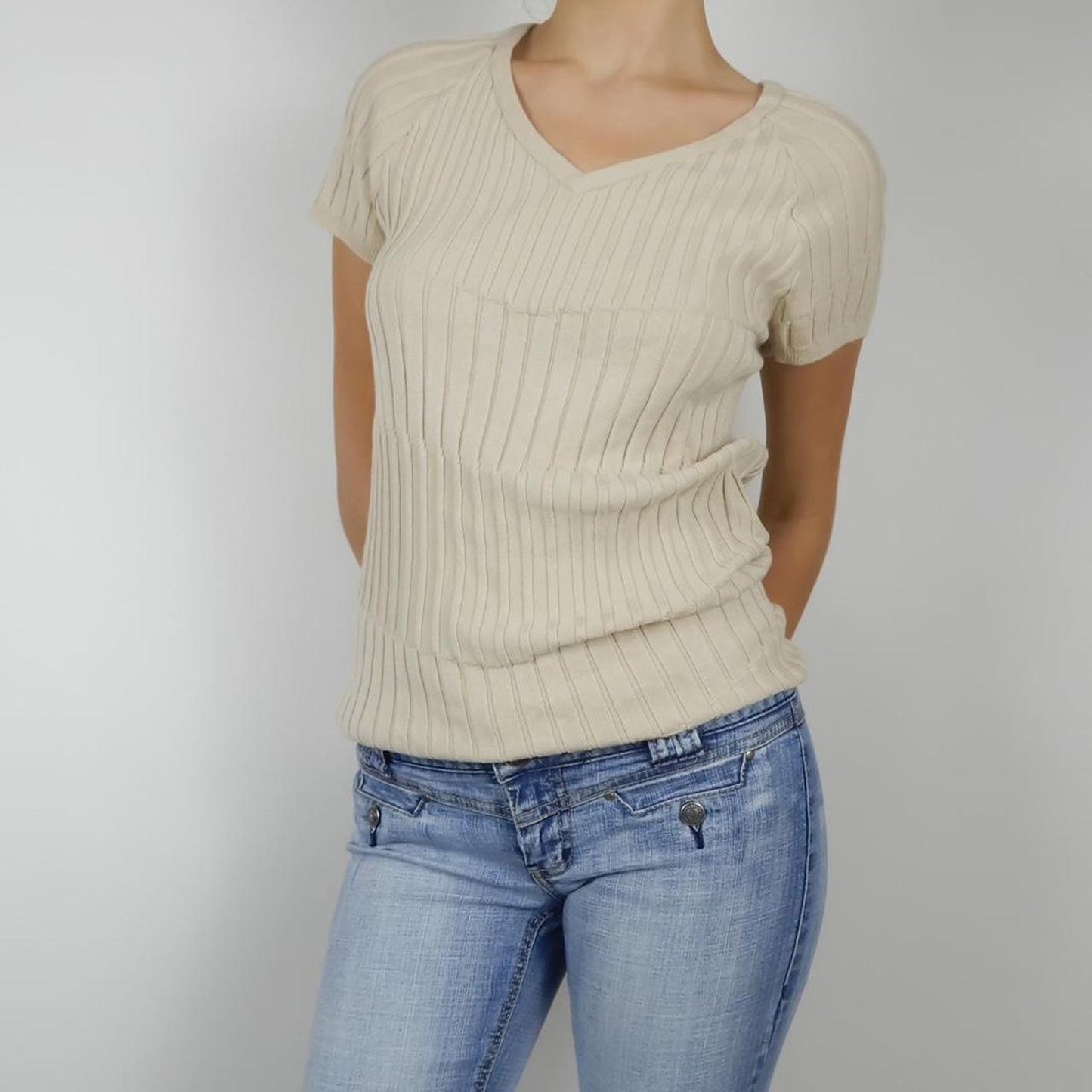 Ribbed V-Neck Basic Tee